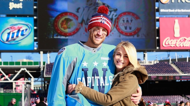 http://www.tsn.ca/polopoly_fs/1.347282.1439921003!/fileimage/httpImage/image.jpg_gen/derivatives/landscape_620/brooks-laich-and-julianne-hough.jpg