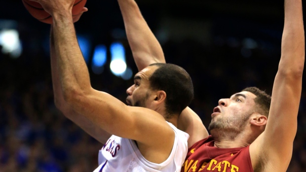 College basketball: No. 1 Kansas holds off Iowa State, 85-78