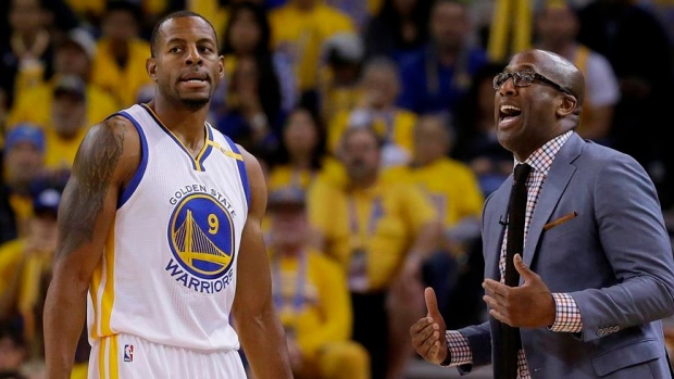 Warriors trounce Spurs, 136-100