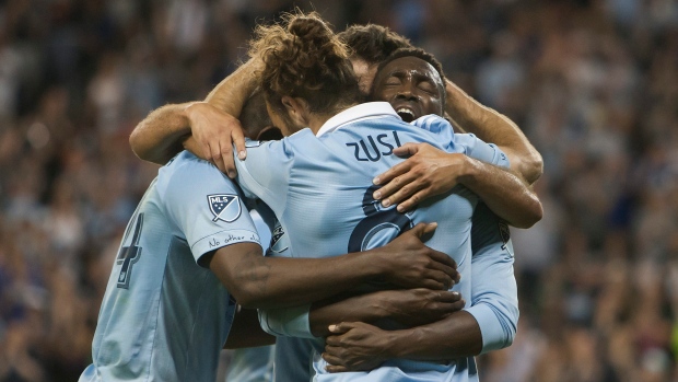 Fernandes scores 3 goals, Sporting KC beats Sounders 3-0 Fernandes scores 3 goals, Sporting KC beats Sounders 3-0