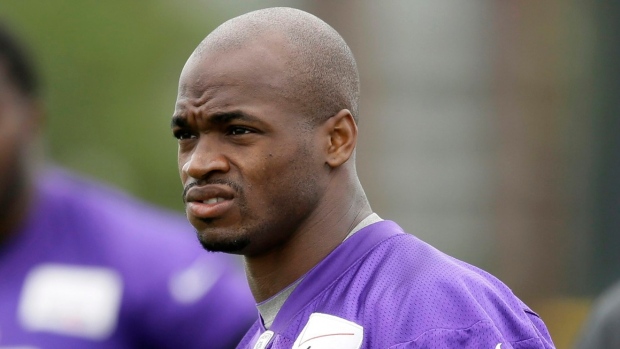 Arbitrator: Adrian Peterson off field until spring