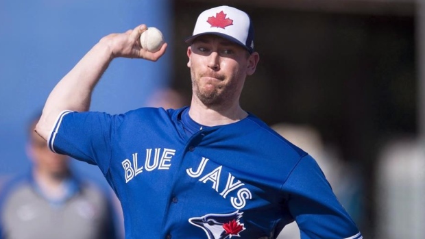 Blue Jays re sign rehabbing Axford TSN.ca