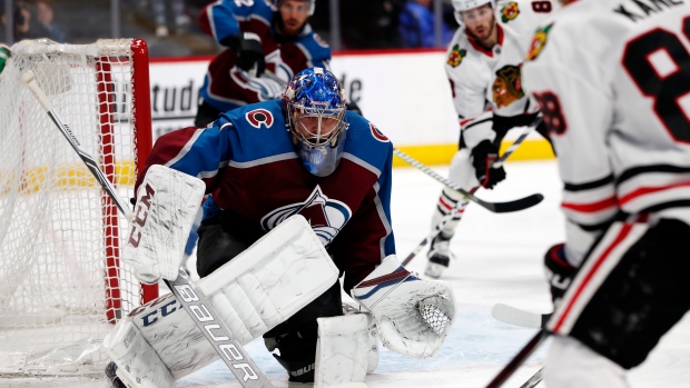 Varlamov Exits As Avs Blank Blackhawks - TSN.ca