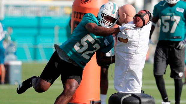 Miami Dolphins trade LB Raekwon McMillan to Las Vegas Raiders