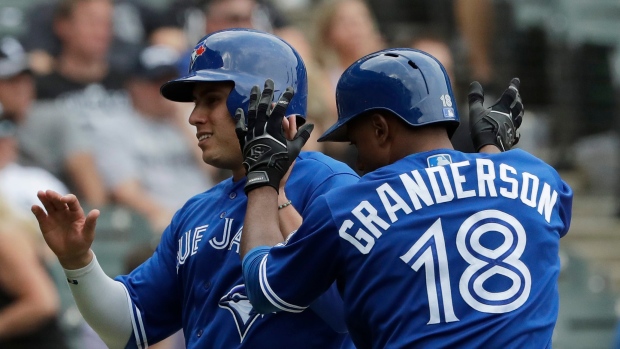 Lourdes Gurriel Jr. likely DL-bound with ankle sprain, knee contusion