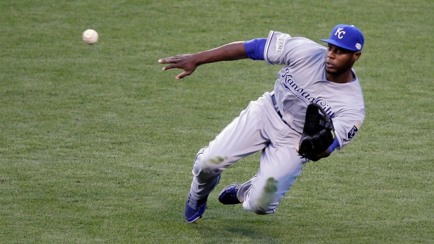 Royals complete 2-year deal with outfielder Lorenzo Cain