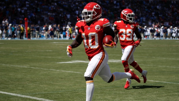 Here's why a contract extension for Tyreek Hill remains in play