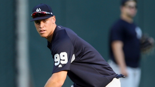 Yankees' Aaron Judge slips on new jersey but it's not from the