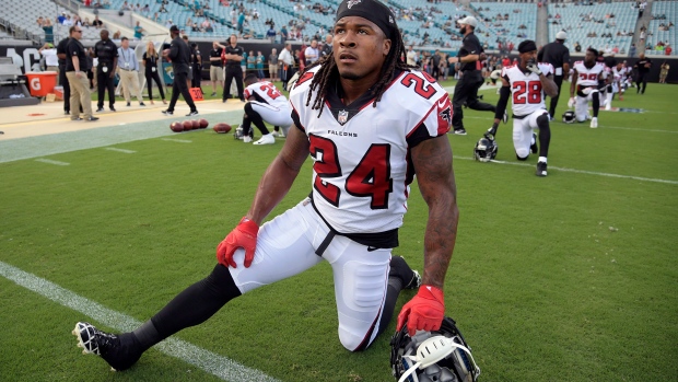 Ex-Falcons RB Devonta Freeman signing 1-year deal with Giants