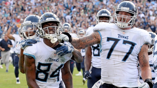 Mariota outduels Wentz as Titans edge Eagles 26-23 in OT