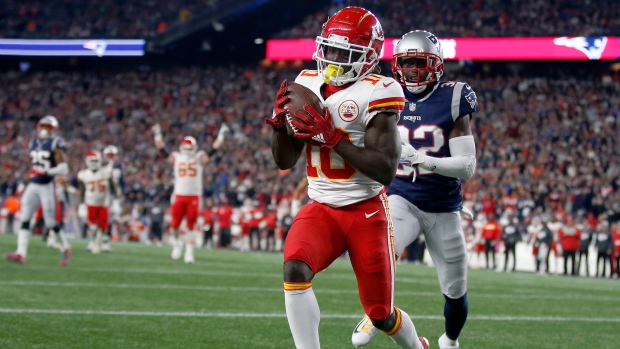 Chiefs' Tyreek Hill linked to domestic battery case in suburban KC