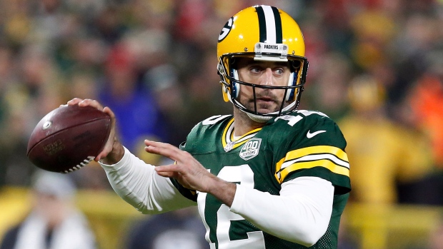 Packers release Danny Etling to cut backup quarterback race to two