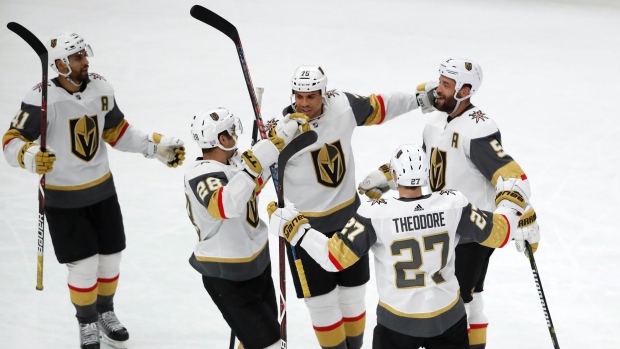 Golden Knights pound Blackhawks for fourth straight win - TSN.ca