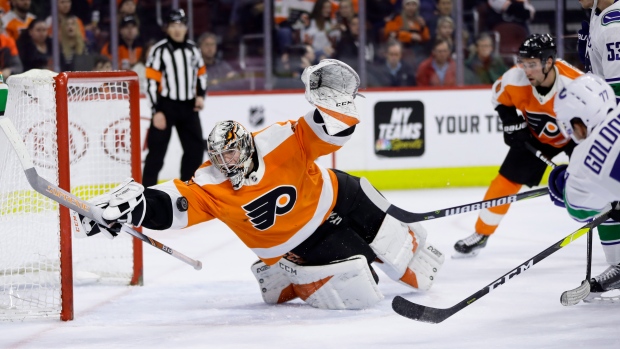 Flyers' Carter Hart hid injury that will sideline him for at least 7-10 days