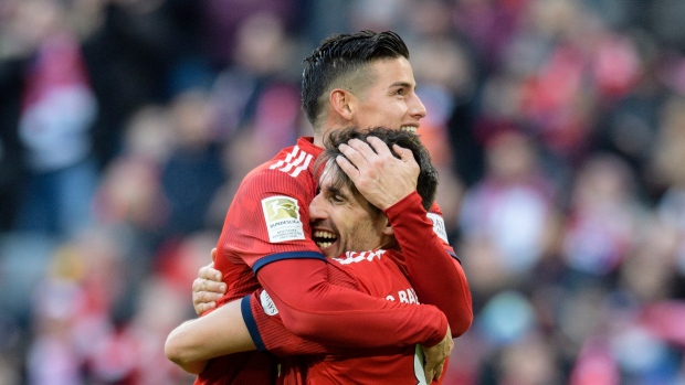 Bayern tops Hertha Berlin to pull level with BVB TSN