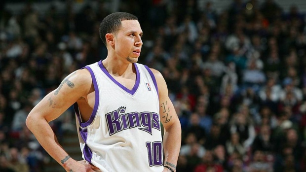 Ex- NBA player Bibby faces allegations of sexual misconduct 