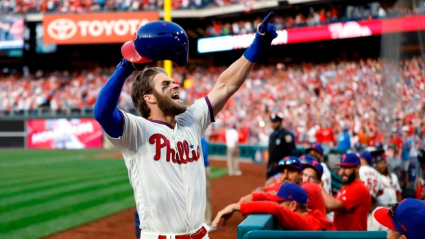 Bryce Harper wears Kelly green Eagles jersey to Phillies game