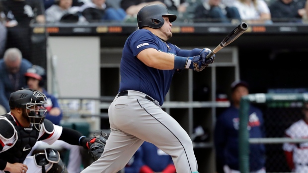 Vogelbach's 2 homers, 6 RBIs lead hot Seattle over ChiSox 12-5