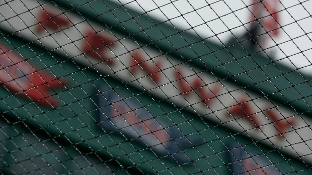 Red Sox-Twins series in 'waiting pattern' after postponement