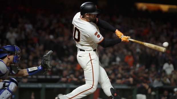 Evan Longoria's pinch-single sends Giants over Diamondbacks 3-2