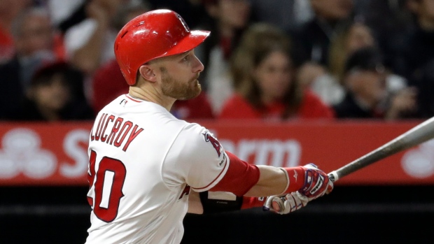 Braves sign veteran catcher Lucroy to minor-league contract