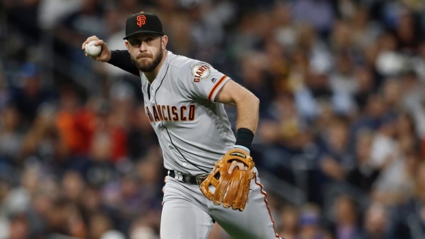 Giants place Pablo Sandoval on injured list, bring back Alex Dickerson