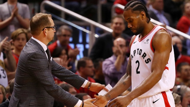 Kawhi leonard leaving toronto hot sale raptors