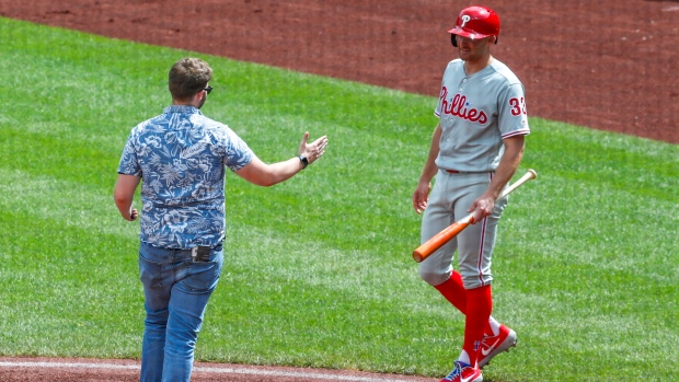 Rhys Hoskins' dugout return has provided Phillies fresh perspective