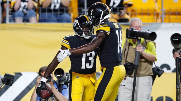 Dobbs, Rudolph lead Steelers to 30-28 win against Bucs