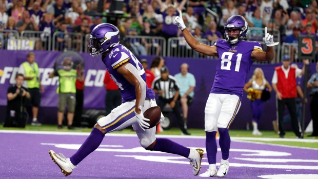 With Cousins early and Sloter late, Vikings top Seahawks