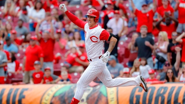 Reliever Lorenzen's pinch-hit homer sends Reds over Phillies