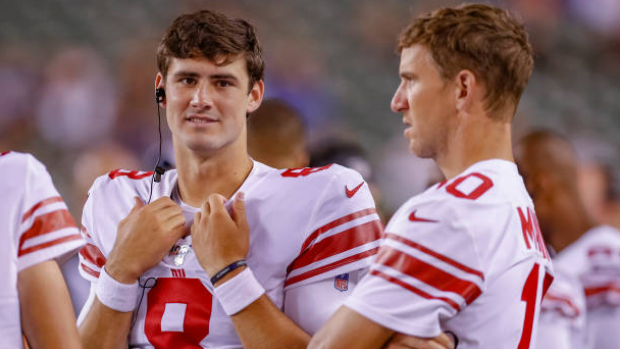 Giants QB Daniel Jones has ankle sprain, Eli Manning likely to