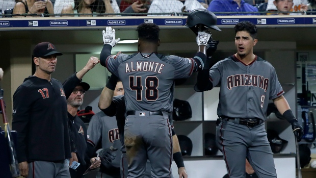 Homer-happy Padres help Canadian Cal Quantrill to his first major