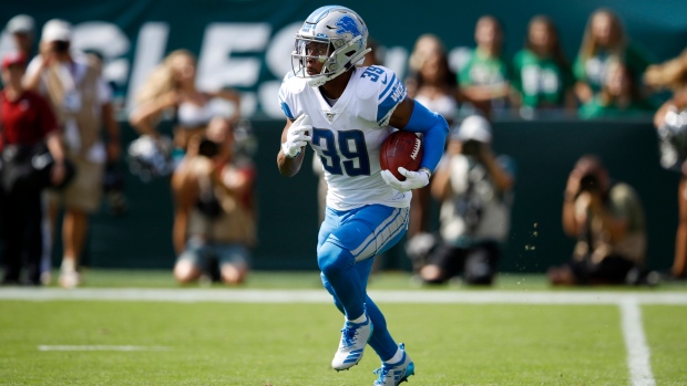 Stafford, Agnew Lead Lions Over Eagles 27-24