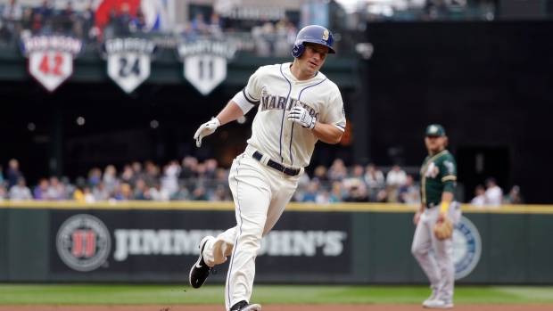 Mariners Mitch Haniger resumes workouts after ruptured testicle