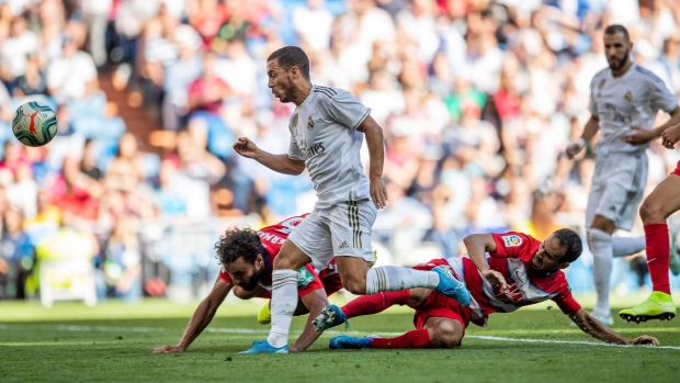 Gareth Bale Scores in Real Madrid Debut, Does Patented Heart