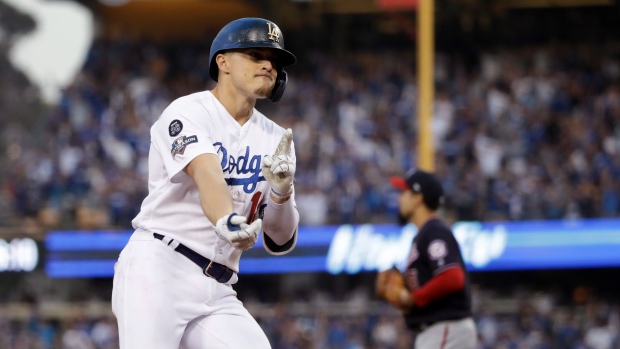 Red Sox, utilityman Kiké Hernández agree to multi-year deal, per