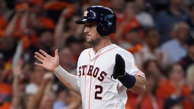 Astros insider: Yuli Gurriel, a scoop machine at first base