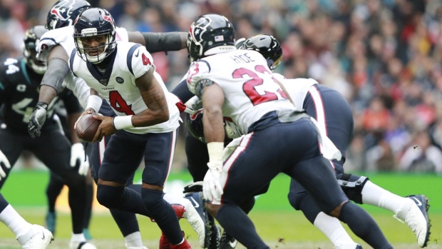 Deshaun Watson throws 5 TD passes as Houston Texans rout the Miami