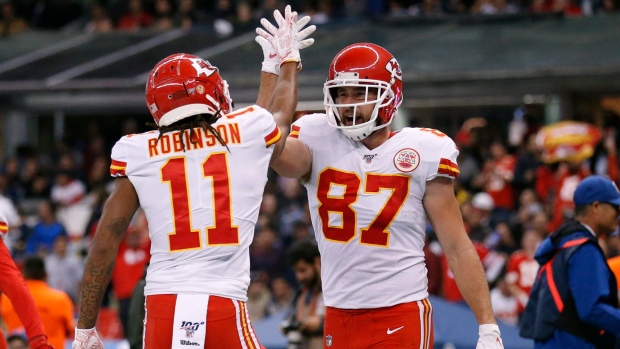 Kansas City Chiefs re-sign wide receiver Demarcus Robinson