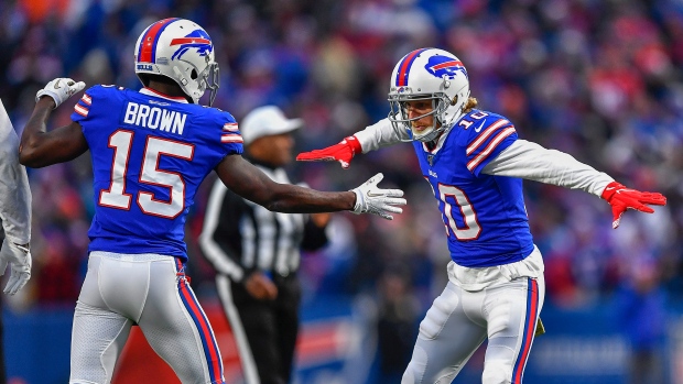 Josh Allen throws 3 TD passes to help Bills beat Miami 37-20 - The