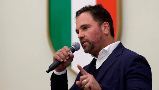 Mike Piazza's wife details Italian soccer team ownership