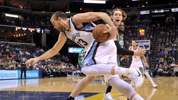 Spurs' Tiago Splitter out 3-5 weeks with sprained shoulder