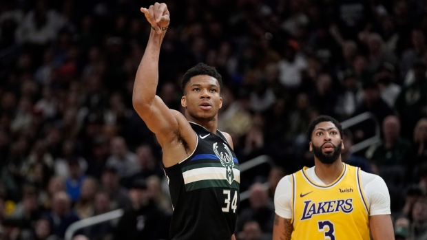 Giannis Antetokounmpo scores 30 to help Team LeBron James beat