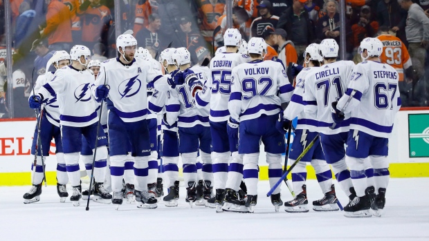 Tampa Bay Lightning beat Philadelphia Flyers for 10th straight victory -  