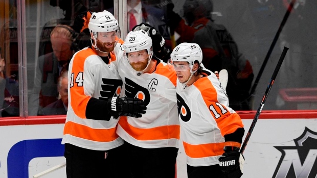 Ovechkin, Capitals beat Flyers in fans' return in Philadelphia