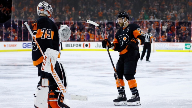 Claude Giroux not thinking about being traded amid Flyers' losing streak