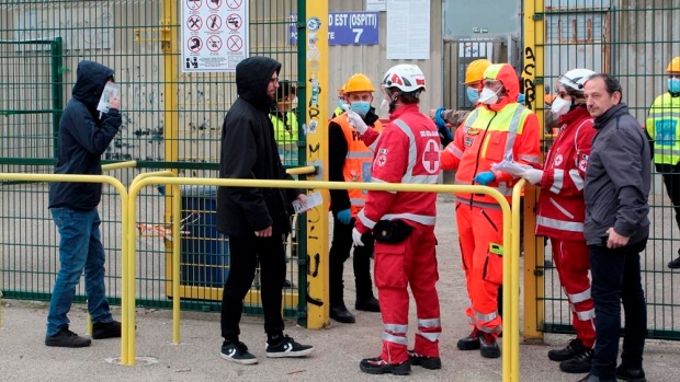 UEFA seeks to dampen Euro 2020 panic over virus outbreak - TSN.ca