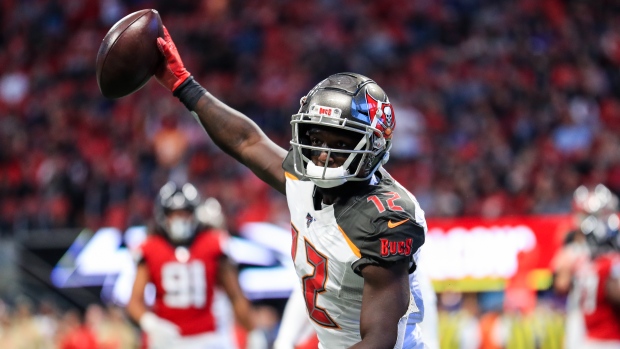 report-tampa-bay-buccaneers-wide-receiver-chris-godwin-finger-to