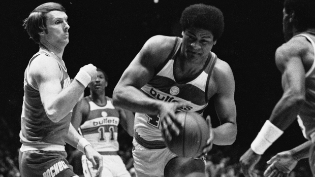Wes Unseld, Hall of Famer instrumental in Washington's only NBA title, dies  at 74 - The Washington Post